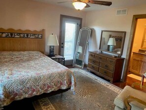 5 soverom, strykejern/-brett, wi-fi og sengetøy