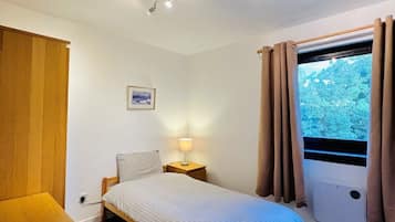2 habitaciones, escritorio, wifi y ropa de cama