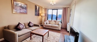 Modern & Cosy 2 bedroom Flat with Free Parking - 5 minutes from City Centre