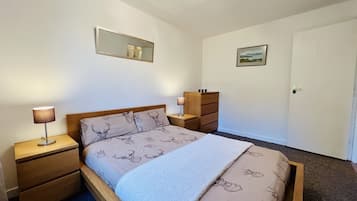 2 habitaciones, escritorio, wifi y ropa de cama