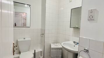 Eco-friendly toiletries, towels, soap, shampoo