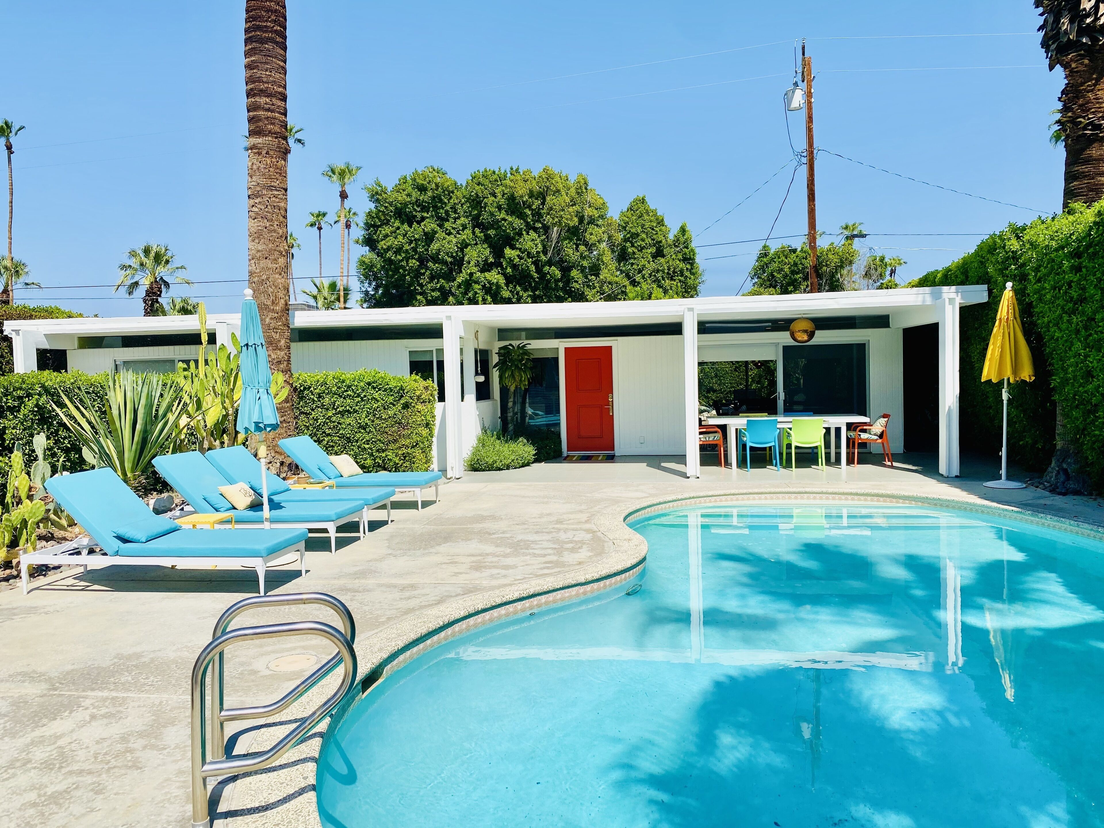 Mid-Century Marvel: Your Oasis in Downtown Palm Springs!