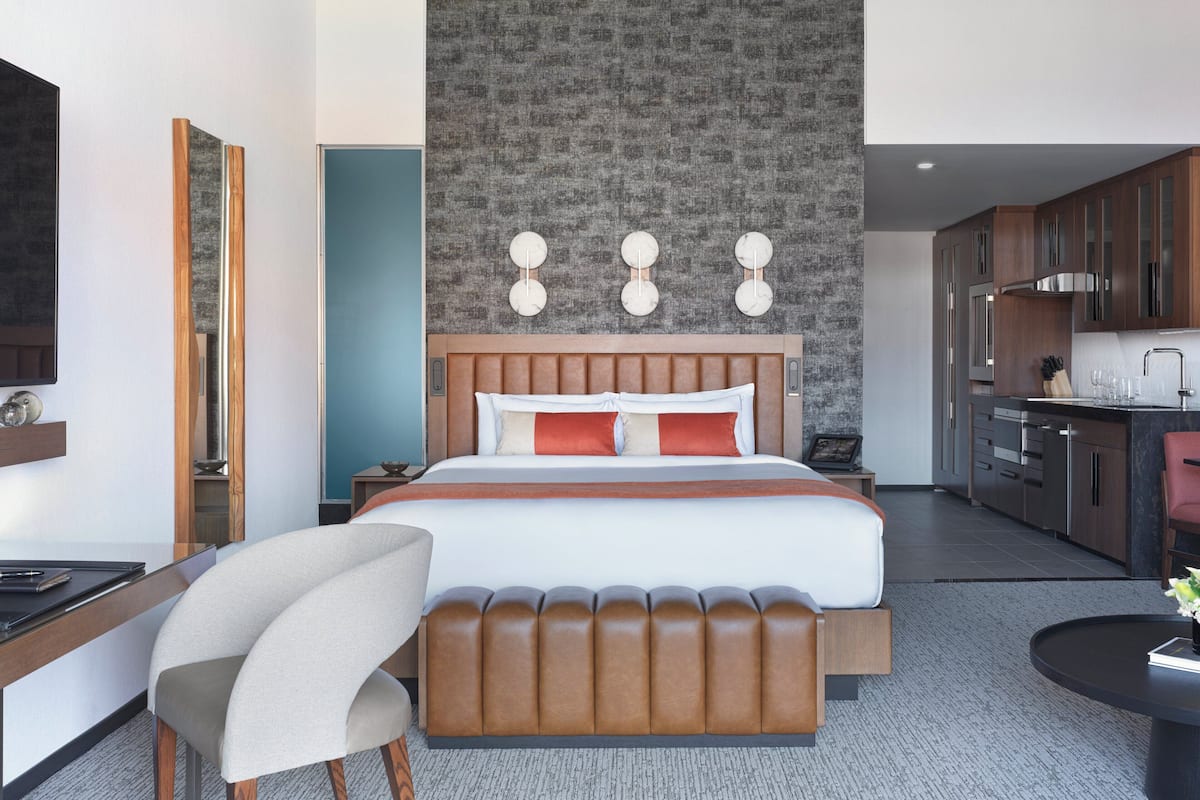 Literie de qualité, lit avec matelas à plateau-coussin, coffre-fort