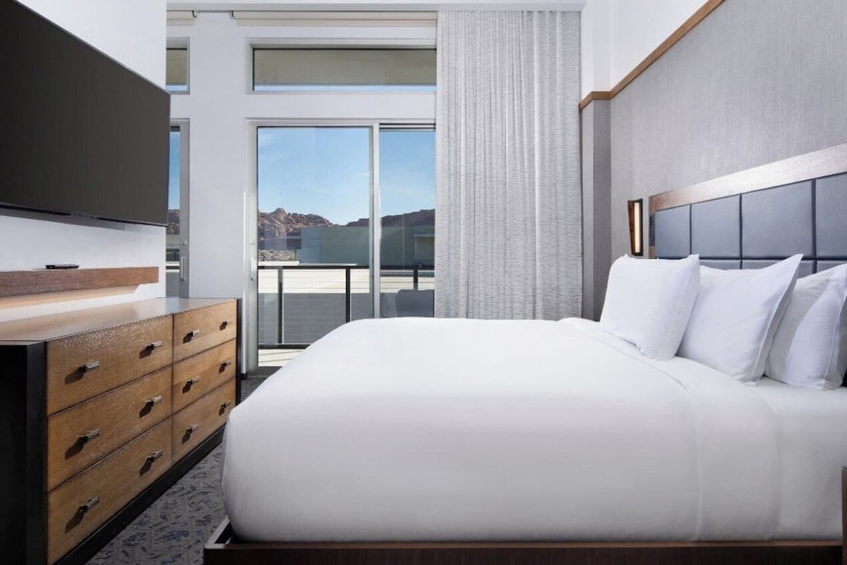 Premium bedding, pillowtop beds, in-room safe, blackout drapes