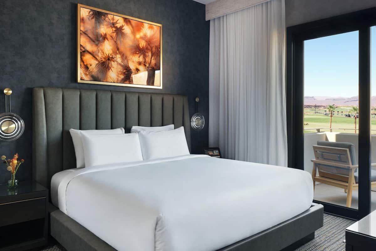 Premium Suite, 4 Bedrooms | Premium bedding, pillowtop beds, in-room safe, blackout drapes