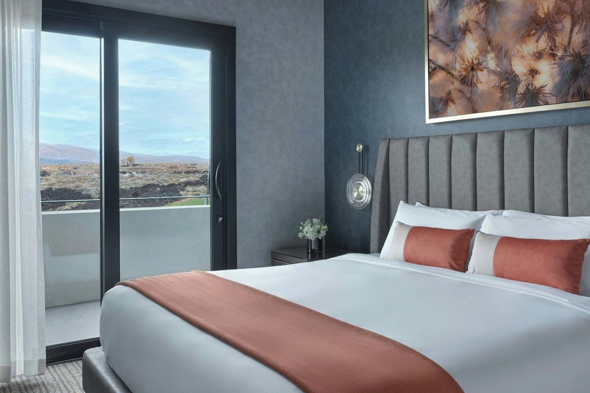 Literie de qualité, lit avec matelas à plateau-coussin, coffre-fort