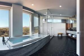 Presidential Suite | Bathroom | Shower, hair dryer, towels, soap - Black Desert Resort (Ivins)