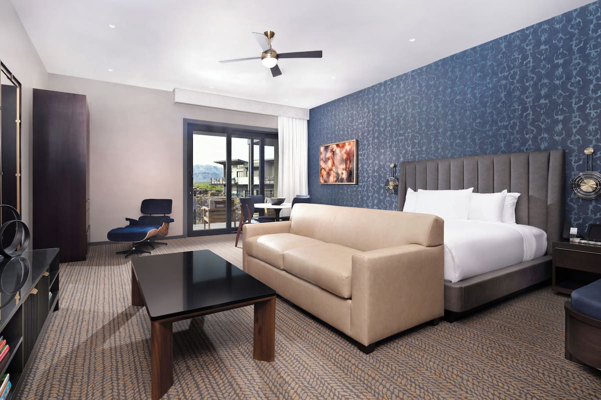 Terrace Collection Studio King