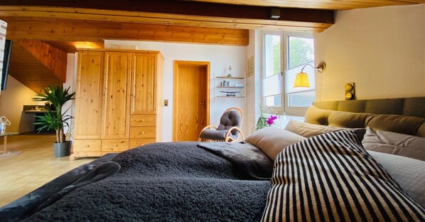 1 bedroom, free WiFi, bed sheets
