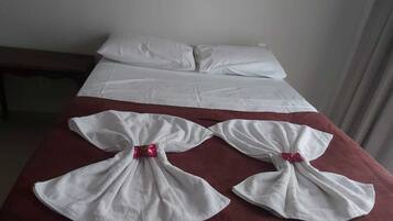 2 quartos, ferros/tábuas de passar roupa, Wi-Fi de cortesia