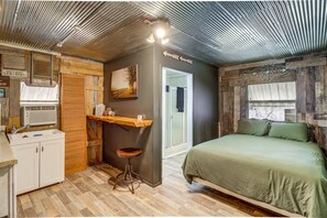 4 Schlafzimmer, Schreibtisch, Bügeleisen/Bügelbrett, WLAN