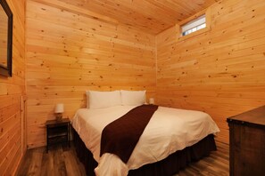 4 bedrooms, desk, iron/ironing board, travel cot