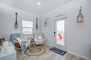 Interior - Sun, Sand and Serenity. Your Perfect Beach Getaway Awaits!! (Surfside)