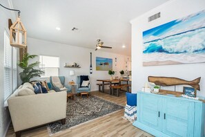 Living area - Sun, Sand and Serenity. Your Perfect Beach Getaway Awaits!! (Surfside)