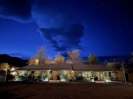 Eastern Sierra Motor lodge