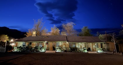 Eastern Sierra Motor lodge