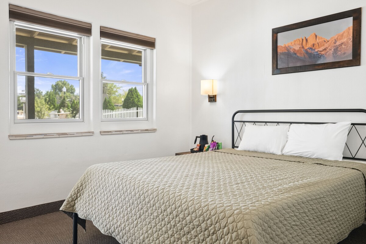 Room | Blackout drapes, bed sheets