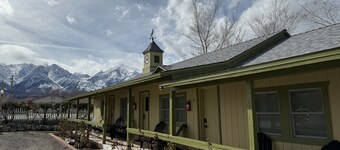 Eastern Sierra Motor lodge
