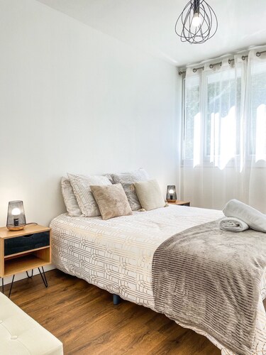 Bree de Niort : Vaste T3 Moderne 70m2 Avec Terrasse Balcon et Parking Gratuit