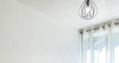 Bree de Niort : Vaste T3 Moderne 70m2 Avec Terrasse Balcon et Parking Gratuit