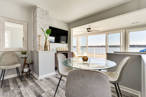 Waterfront Buckeye Lake Home w/ Deck & Dock!