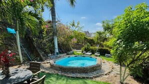Kolam renang terbuka 