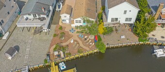 Waterfront 4/2 House w/Boat Dock & Cottage. Bring Your Boat!