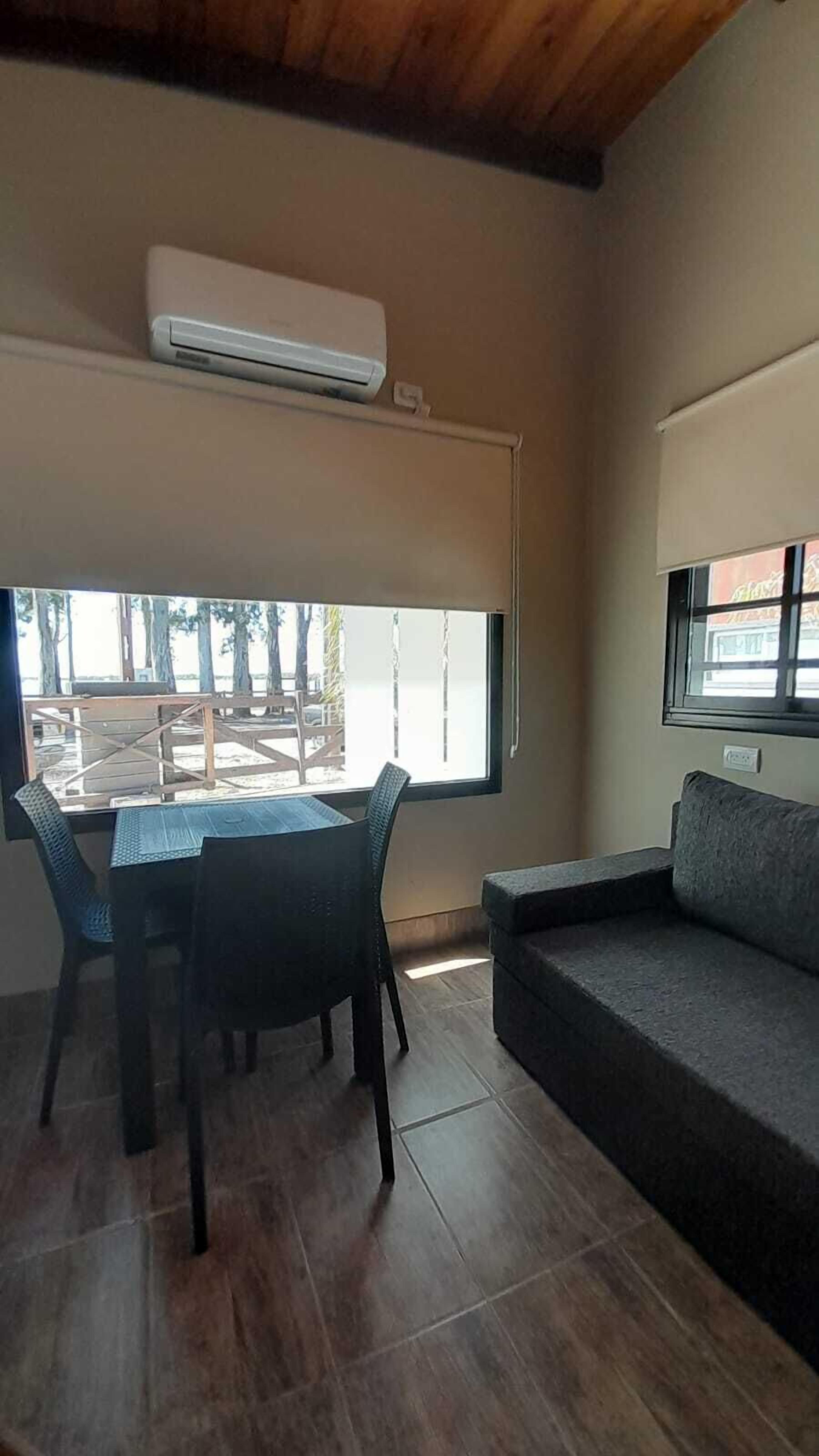 Cottage Standar | Area keluarga | Televisi LED 32-inci dengan saluran TV satelit dan foosball