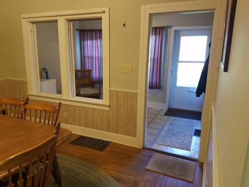 Country farm house near Port Clinton perfect for fishing and Lake Erie getaways.