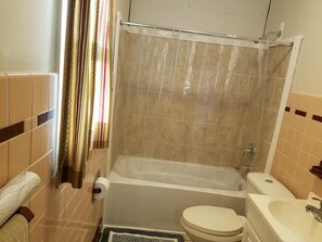 Handtücher, Seife, Toilettenpapier