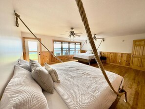 7 bedrooms, desk, iron/ironing board, travel crib