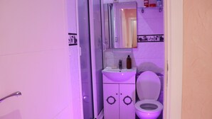 Apartemen Keluarga, 3 kamar tidur | Kamar mandi