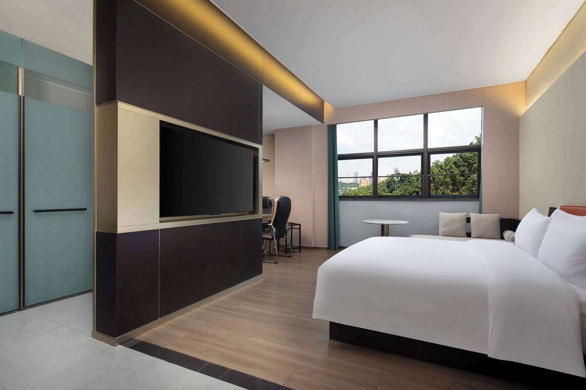 Executive Room, 1 King Bed, Non Smoking (Mahjong)