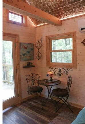 Interior - The Farm Treehouse (Edgemont)
