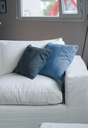 Apartment, 2 Bedrooms, City View (Yehuin 5) | Living area | 43-inch Smart TV with cable channels, Netflix, pay films - Gente del Sur - Yehuin (Ushuaia)