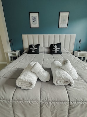 Apartment, 2 Bedrooms, City View (Yehuin 5) | Premium bedding, down duvets, pillow-top beds, individually decorated - Gente del Sur - Yehuin (Ushuaia)