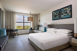 Minibar, safe på rommet, skrivebord og skrivebord for bærbar PC