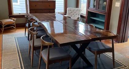 3 min to Starved Rock and 1 block from downtown.