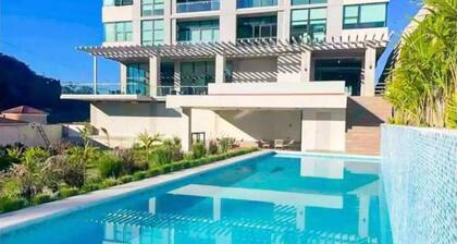 Penthouse-Style Spacious 2bd 2bth in Luxury Park Tower Condo - Nuevo Cuscatlan