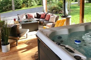 Terrace/patio - Waterfront - hot tub - Theatre - Mont-Tremblant (La Minerve)