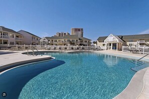 Piscine extérieure, piscine chauffée