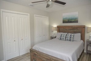 2 bedrooms, iron/ironing board, WiFi, bed sheets