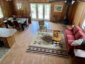 Dining - Peaceful Retreat in the Heart of Nature on Pine Mountain in Warm Springs, Ga. (Warm Springs)