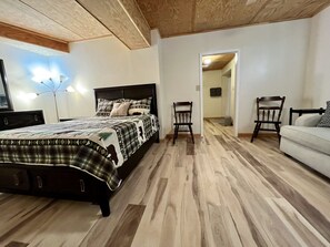4 bedrooms, bed sheets - Peaceful Retreat in the Heart of Nature on Pine Mountain in Warm Springs, Ga. (Warm Springs)