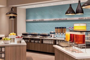 Bao gồm bữa sáng buffet hàng ngày 