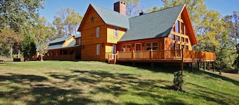 Western Lodge - Huge, w/Heated Pool, Hocking Hills