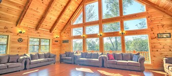 Western Lodge - Huge, w/Heated Pool, Hocking Hills