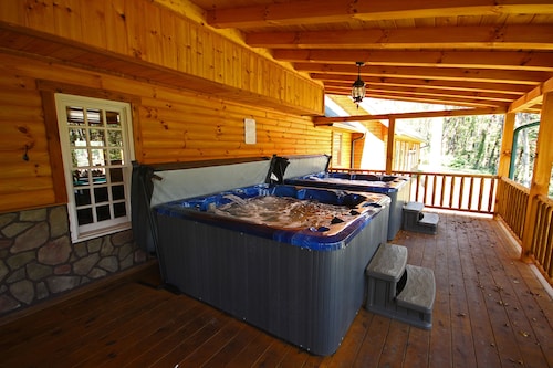 Western Lodge - Huge, w/Heated Pool, Hocking Hills