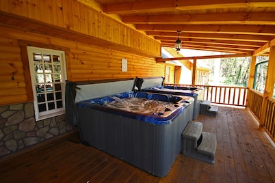 Western Lodge - Huge, w/Heated Pool, Hocking Hills