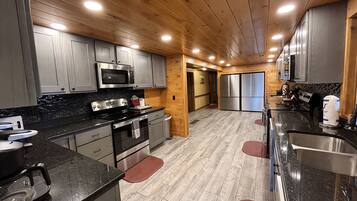 Frigorífic, microones, forn i placa de cuina